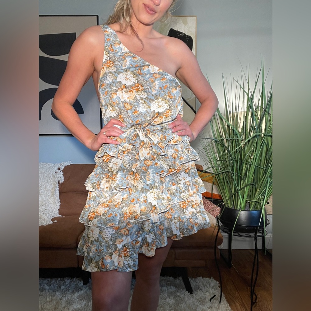 Floral print one shoulder layered hem belted dress